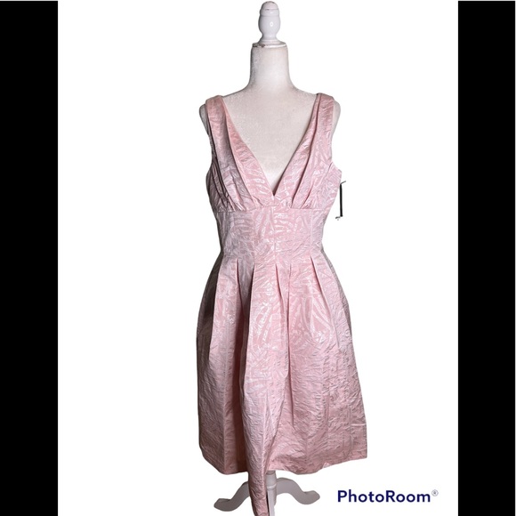 Vera Wang Dresses & Skirts - NWT Vera Wang Pink with Silver Brocade Plunging Neckline Dress cocktail Party 14